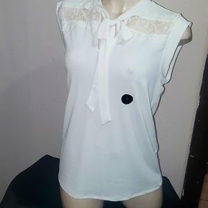 Sleeveless blouse